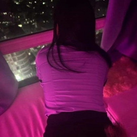 水多大臀少妇人妻 窗户边上干她