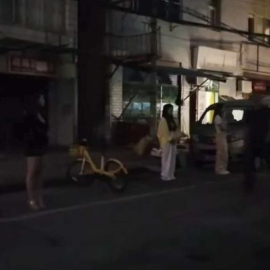 佛山顺德大街站一排