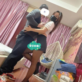 跳艳舞美女老师